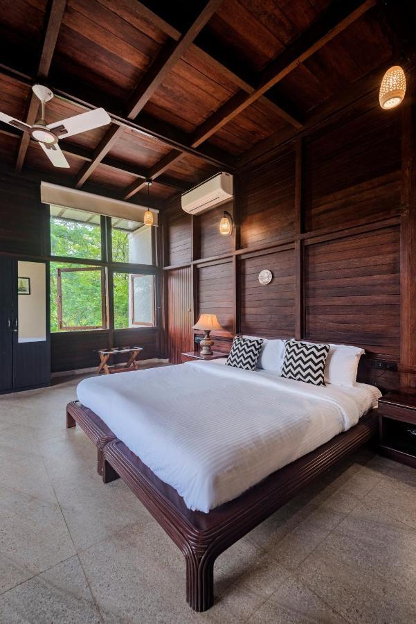 Saffronstays Boulevard Loghouse - A Wooden Chalet Amidst Nature Karli Luaran gambar